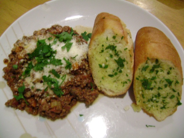 Bolognese and Garlic Bread